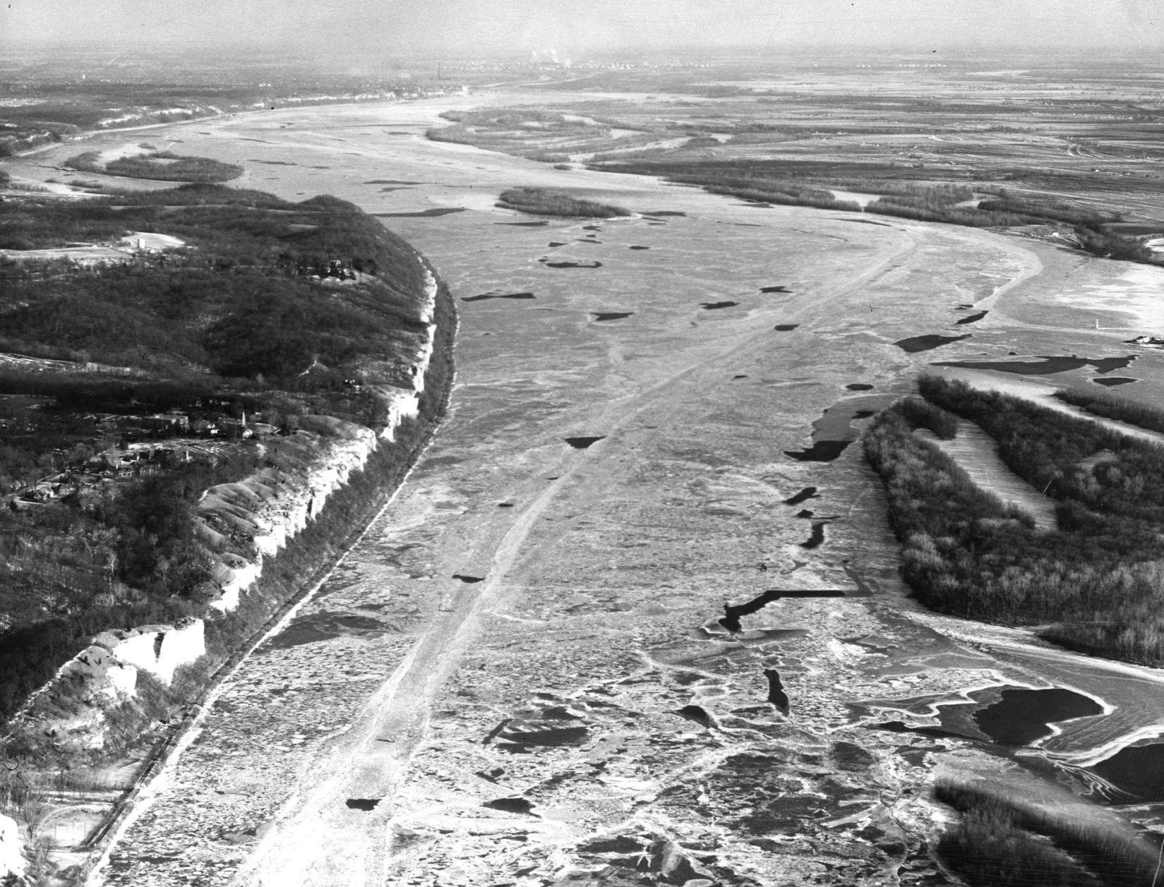 Mississippi River Ice